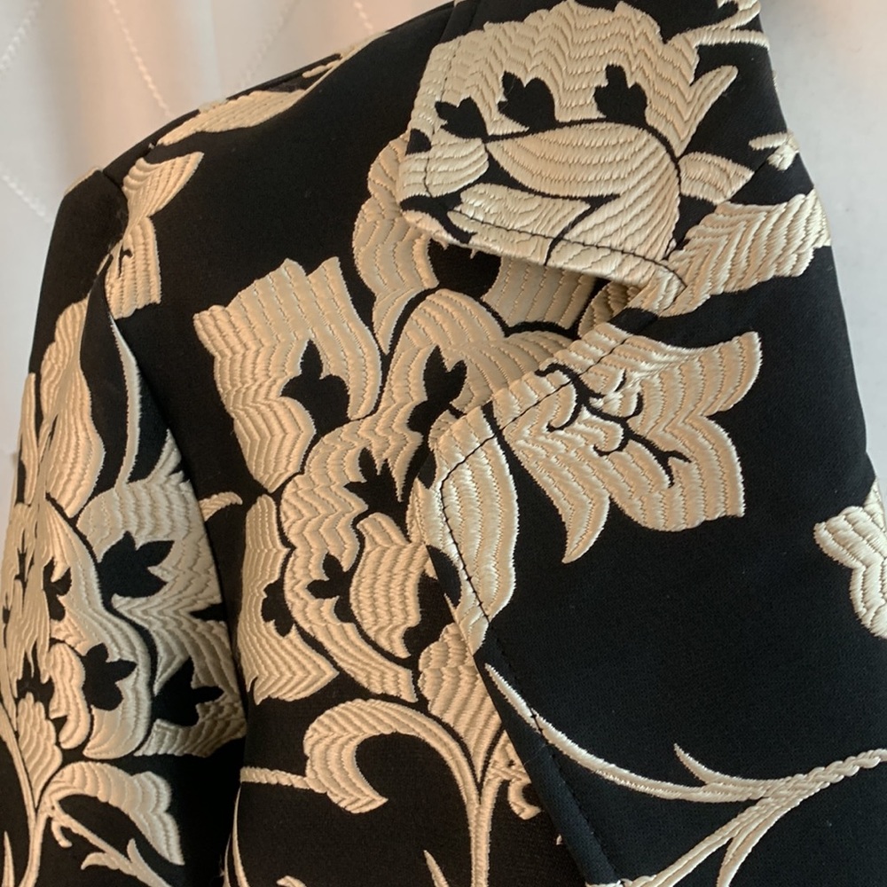 CHICOS black and ivory topper - Picture 3 of 7